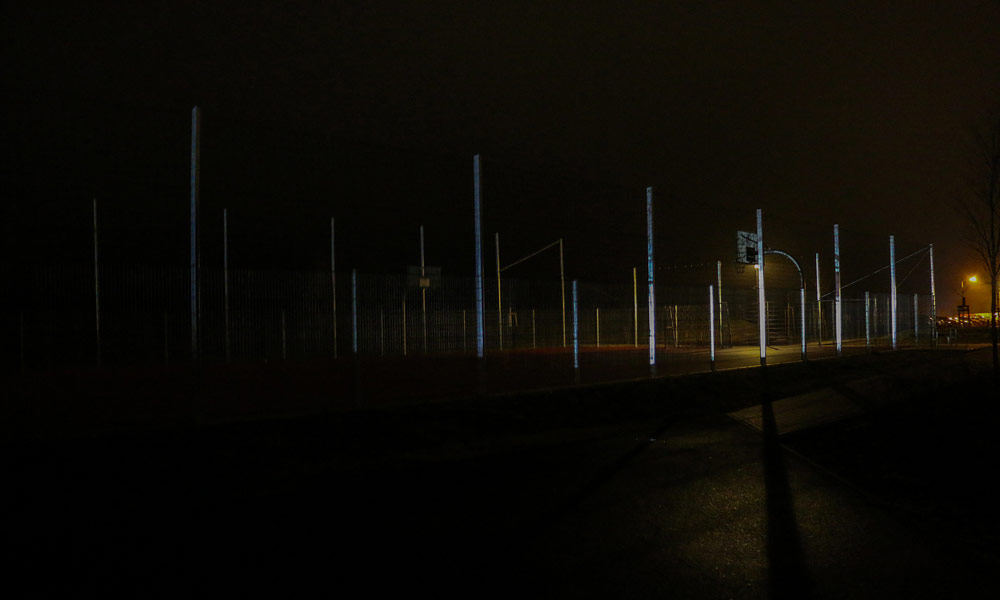So sieht der Bolzplatz Mitte Januar um 17:30 Uhr aus. Unter den Lichtverhältnissen ist eine Nutzung des Bolzplatzes nicht möglich und gefährlich.