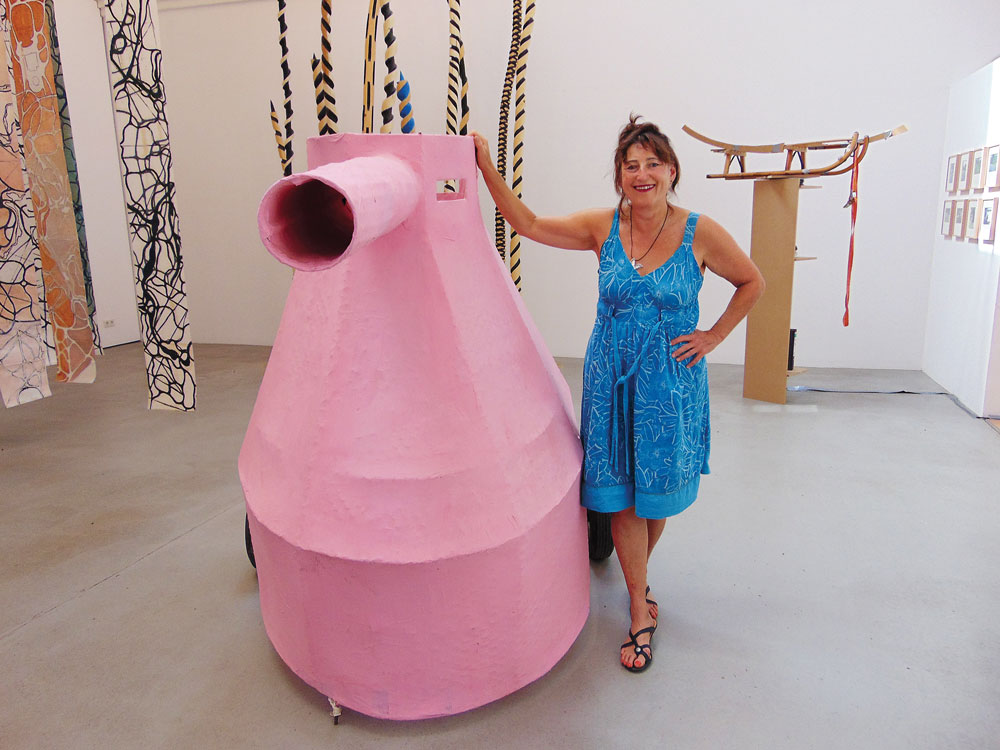 Birgit Cauer mit ihrem „Pink Panzer“ 