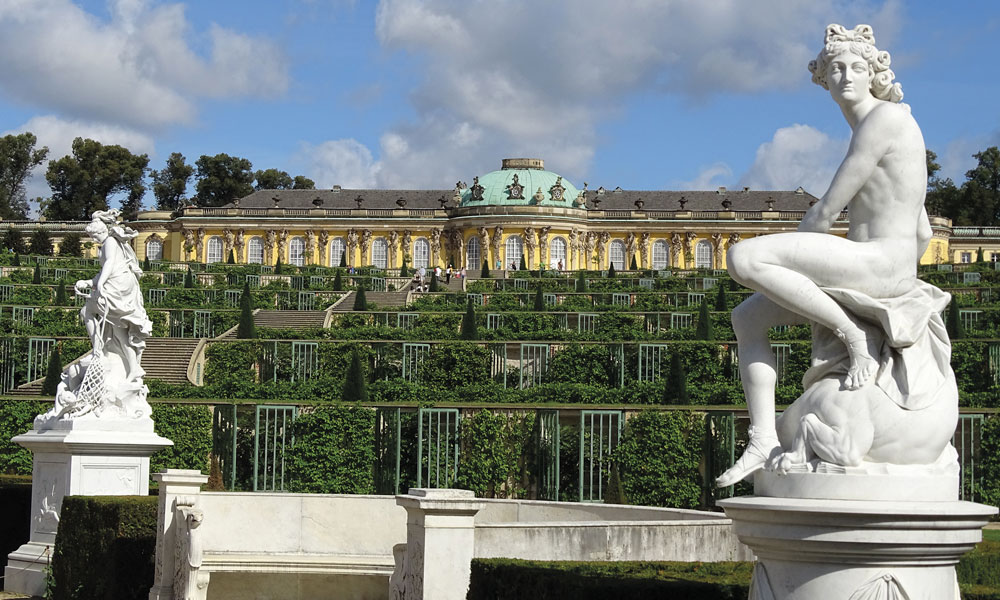 Kaum ein Tourist, der nicht auch den Park oder das Schloss Sanssouci besucht. Deshalb ist auch die Förderung des touristischen Angebots für Potsdam sehr wichtig.
