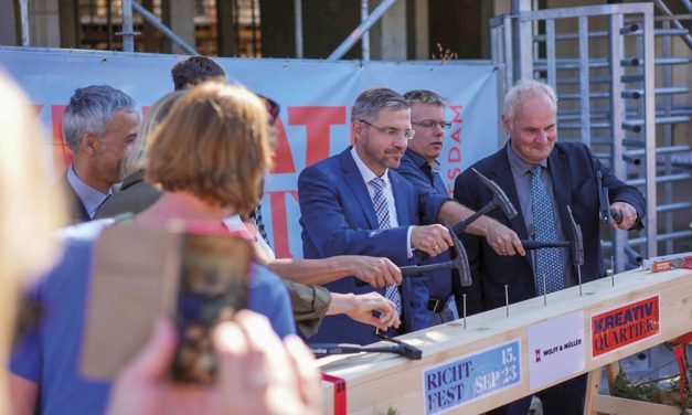 Rohbau des „Langen Stalls“ in der Potsdamer Mitte fertiggestellt