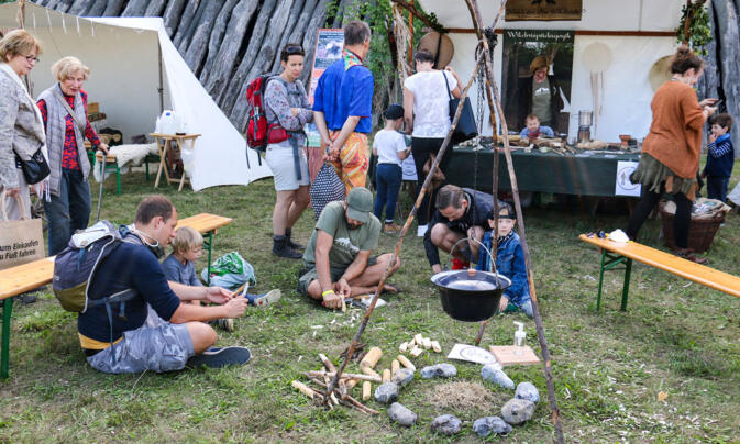 Wie in der Wildnis: Survival-Camp im Volkspark